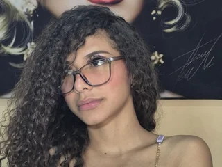 FoxHannaa90 live cam video preview
